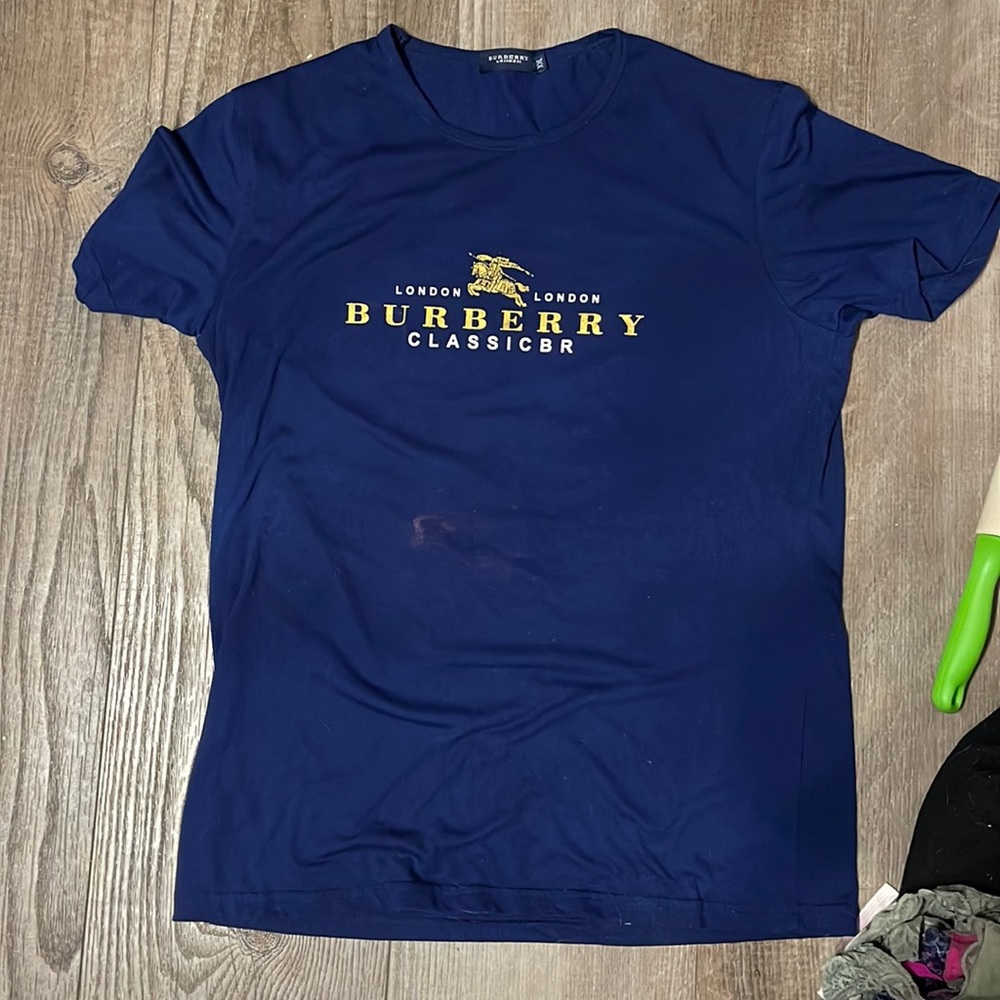 Burberry t shirt
